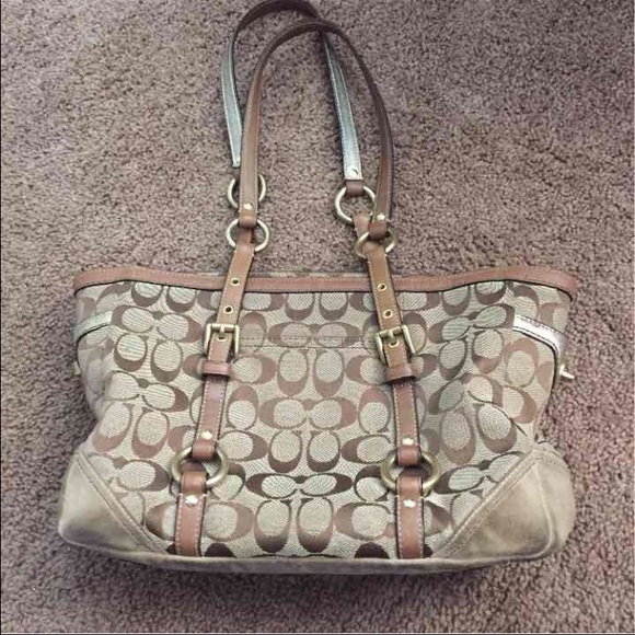 Matching authentic coach purses - Picture 3 of 4