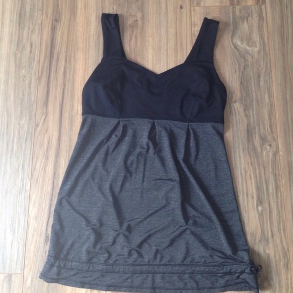 Lululemon black top