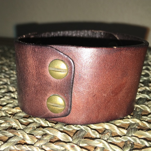 Leather cuff - Picture 3 of 3