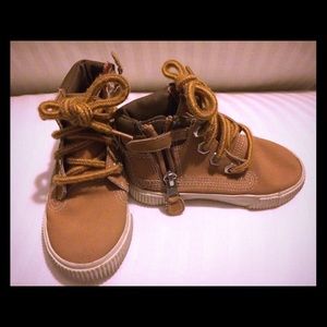 Boys boots