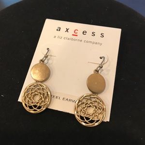 Axcess, a Liz Claiborne co. Gold drop earrings