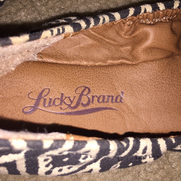 Black and white tribal print flats!!! - Picture 3 of 4