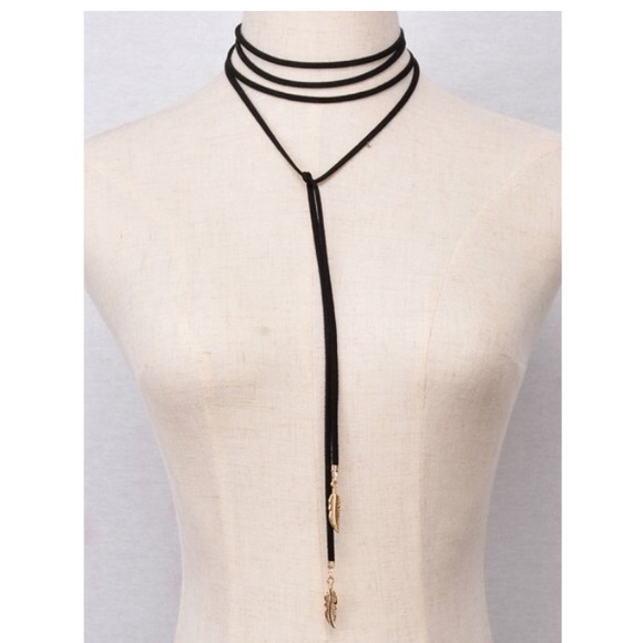 New 🌹🌷Multilayer Faux feather chicken necklace🌹