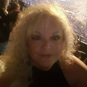 Meet your Posher, Deborah