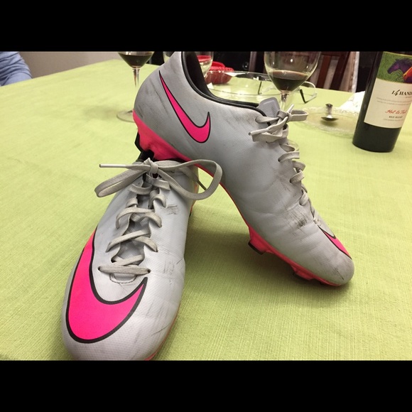 Women soccer choose..