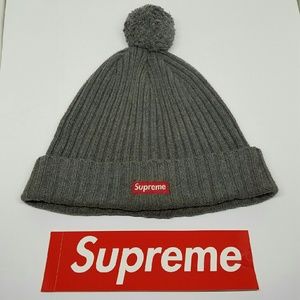 Supreme Ribbed Pom Beanie