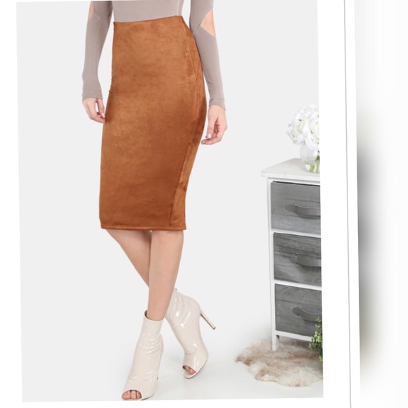 🎉SALE🎉🎉🚩LAST ONE🚩Faux suede pencil skirt - Picture 2 of 3