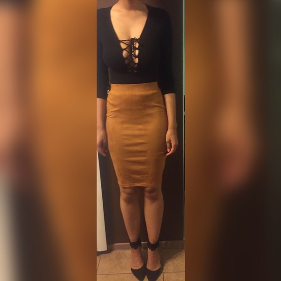 🎉SALE🎉🎉🚩LAST ONE🚩Faux suede pencil skirt - Picture 3 of 3