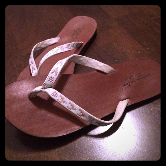 American eagle flip flops