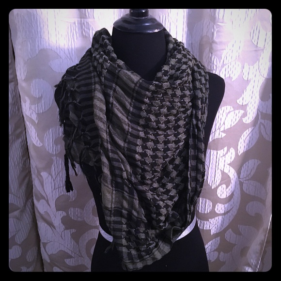 Scarf - Picture 1 of 1