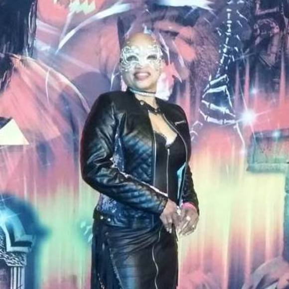 Meet your Posher, Diane