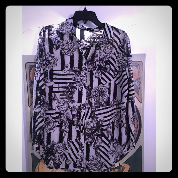 Button up - Picture 1 of 1