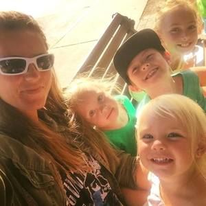 Meet your Posher, Stephanie