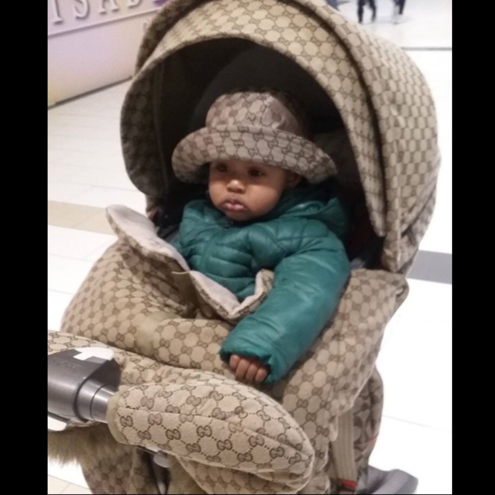 Meet your Posher, Shircora