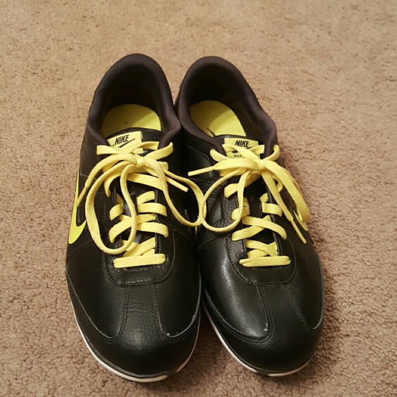 Glowing Nike - Picture 2 of 4