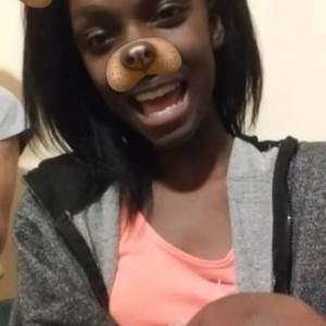 Meet your Posher, Dina