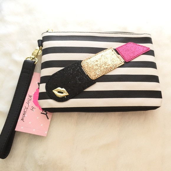 Betsey Johnson 💄 Lipstick Wristlet Black & White - Picture 2 of 3