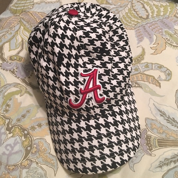 NWOT Alabama houndstooth hat