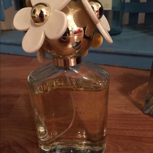 Marc Jacobs Daisy perfume