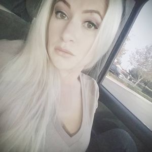 Meet your Posher, Courtney