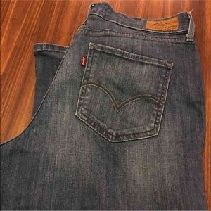 Women's Levi's capris