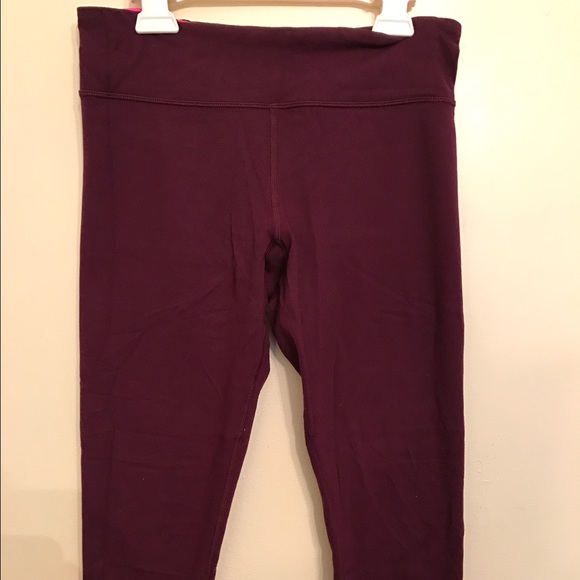 American Eagle Outfitters Burgundy Workout Crops