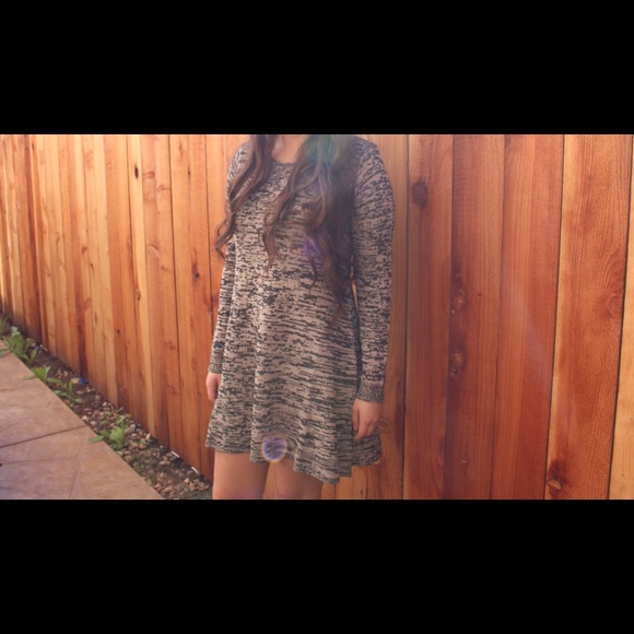 Long-Sleeve Sweater Dress - Picture 3 of 4