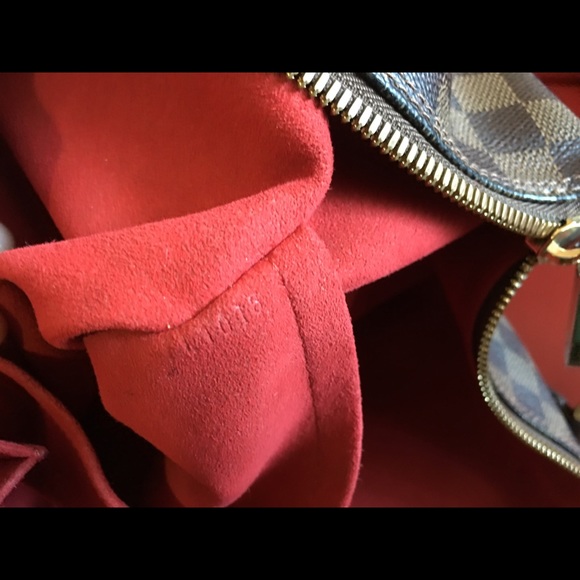 SOLD!SALE! Authentic Louis Vuitton Saleya Mm - Picture 3 of 8