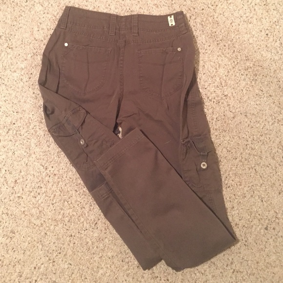 Levis brown cargo style pant - Picture 2 of 3