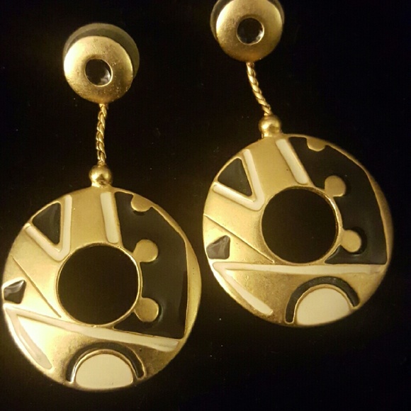Gold hanging earrings