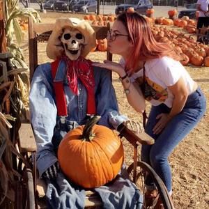 Meet your Posher, Sabrina