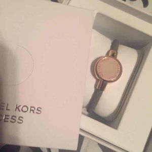 MICHAEL KORS FITNESS WATCH