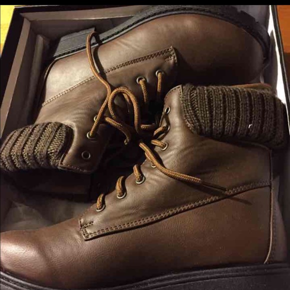 Brown combat boot****BRAND NEW*****