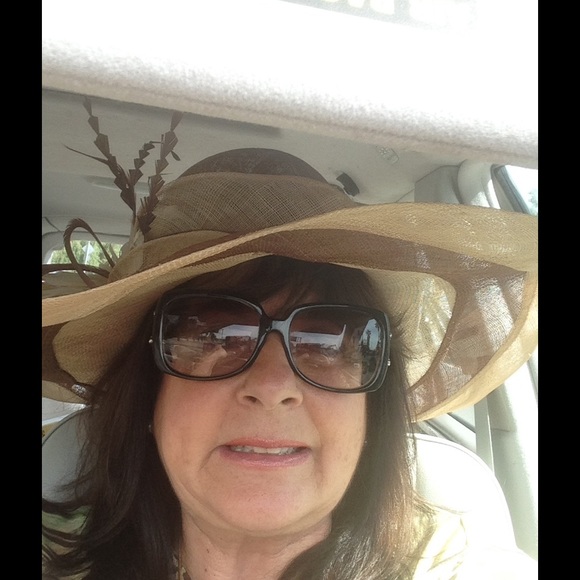 Meet your Posher, Crystal - Picture 1 of 1