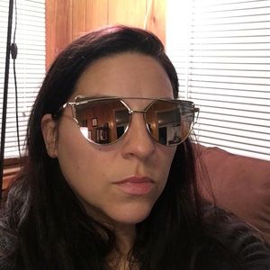 Super trendy Rose Gold sunnies 🕶🕶🕶