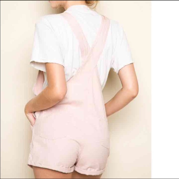 Brandy Melville Blush Pink Olwen Shorts Overalls - Picture 2 of 4