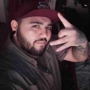 Meet your Posher, Esgardo