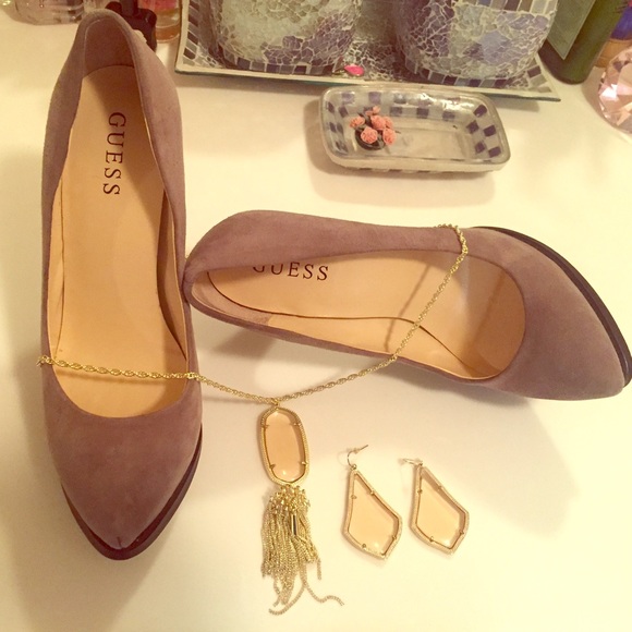 Guess suede heels 👠