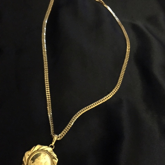 18K Japan Gold Necklace - Picture 2 of 4