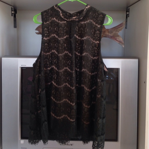 Beautiful green love, fire blouse. NWOT.