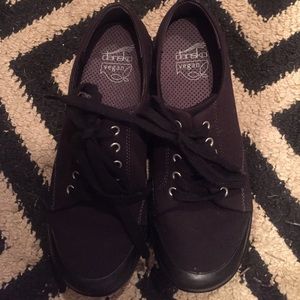 Dansko Vegan Lace Ups Size 38
