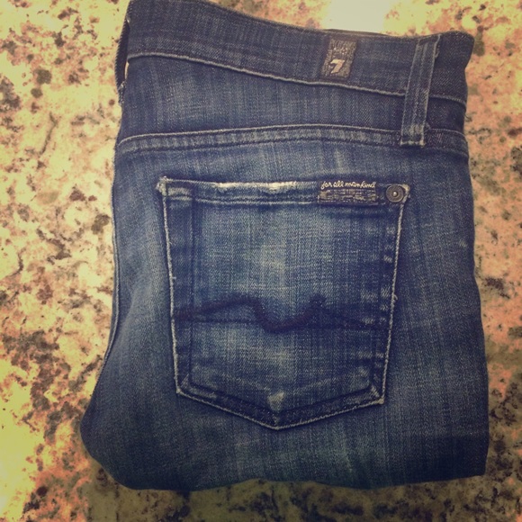7 For All Mankind Straight Leg Jean SZ 24