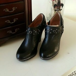 Sofft Black heeled booties