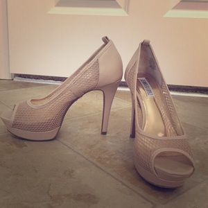Jennifer Lopez mesh heels