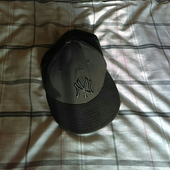 New York Yankees cap - Picture 1 of 3