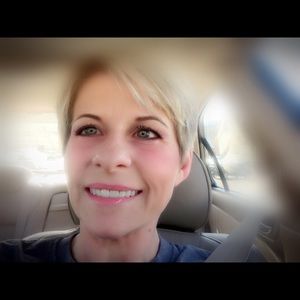 Meet your Posher, Carrie