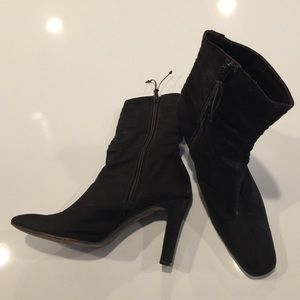 Stretch Brown ankle boots