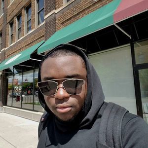 Meet your Posher, Amoye