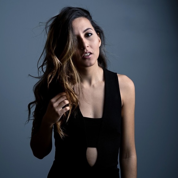 Meet your Posher, Raquel