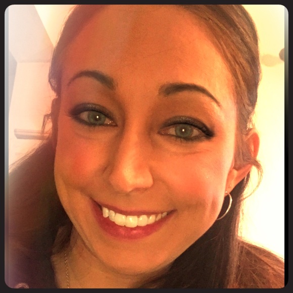 Meet your Posher, Sara - Picture 2 of 3